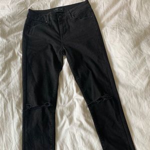 Black skinny jeans